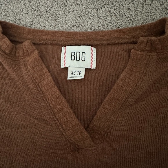 BDG URBAN OUTFITTERS SWEATER - Picture 2 of 3